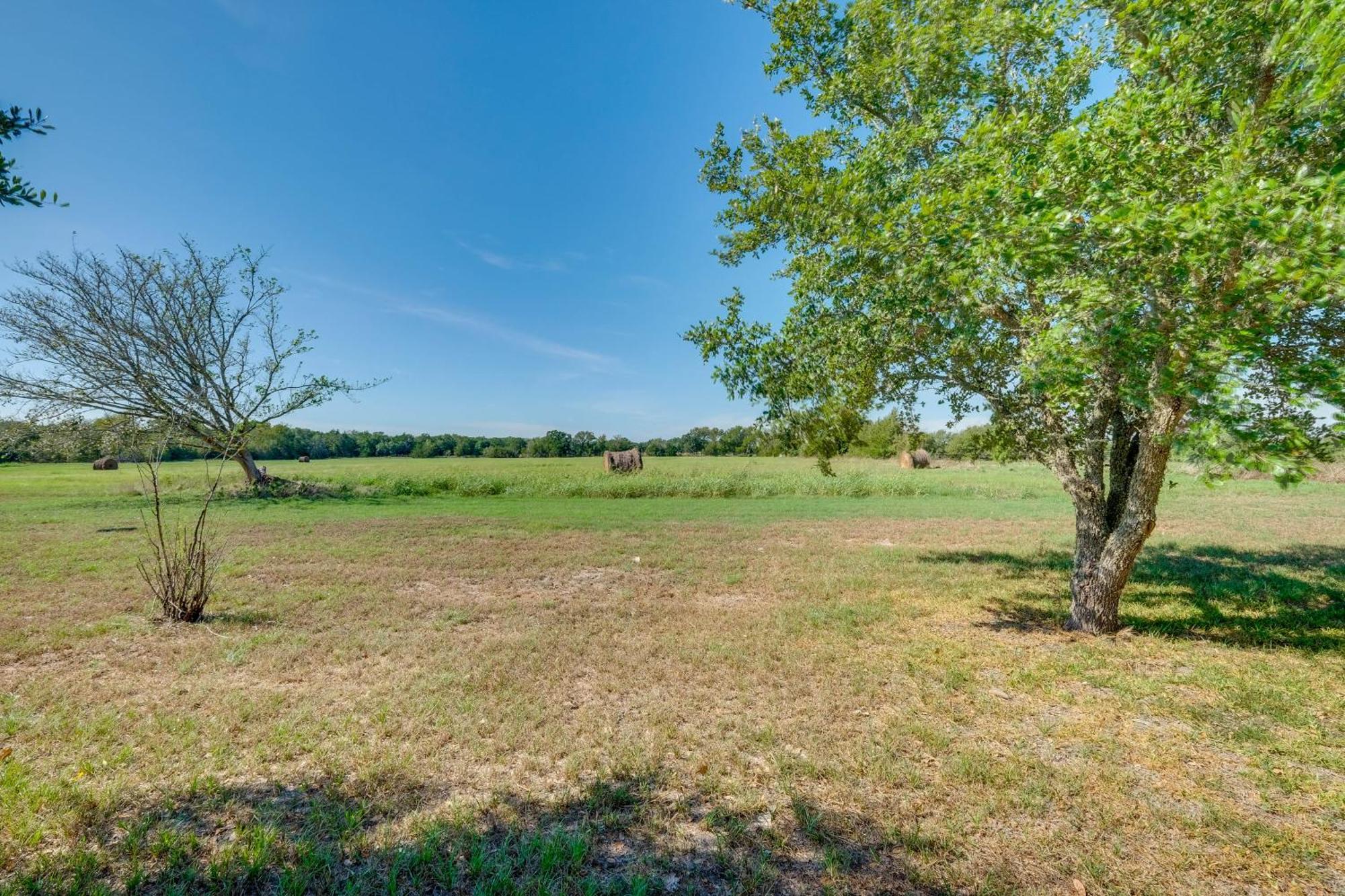 Delightful Carmine Studio On Farm Near Round Top! Exterior foto