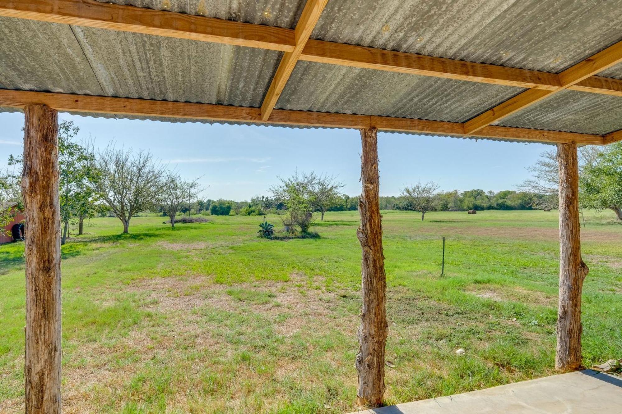 Delightful Carmine Studio On Farm Near Round Top! Exterior foto